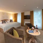 Szálloda Romantik Schweizerhof 5*